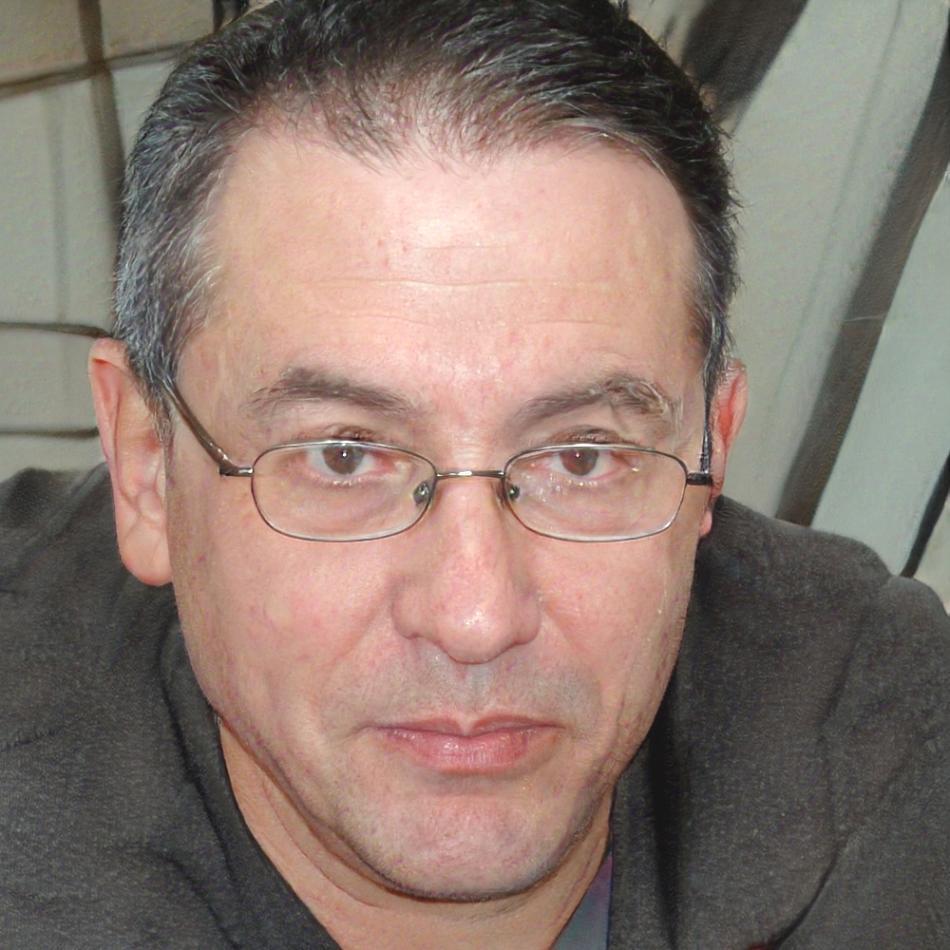 Retrato profesional de Tomás